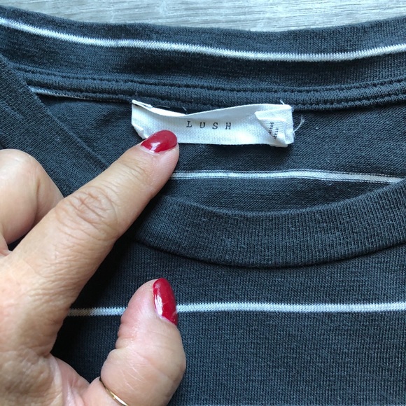 Lush flutter sleeves top size M - Picture 4 of 6